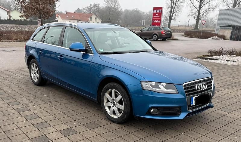 Gebraucht Audi A4 143 PS (105 kW) 2010 Blau Kombi