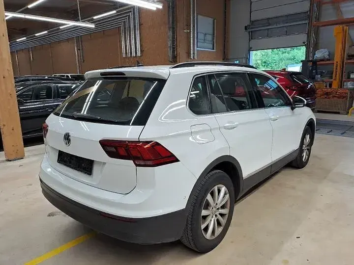 Gebraucht VW Tiguan 150 PS (110 kW) 2020 Weiß SUV
