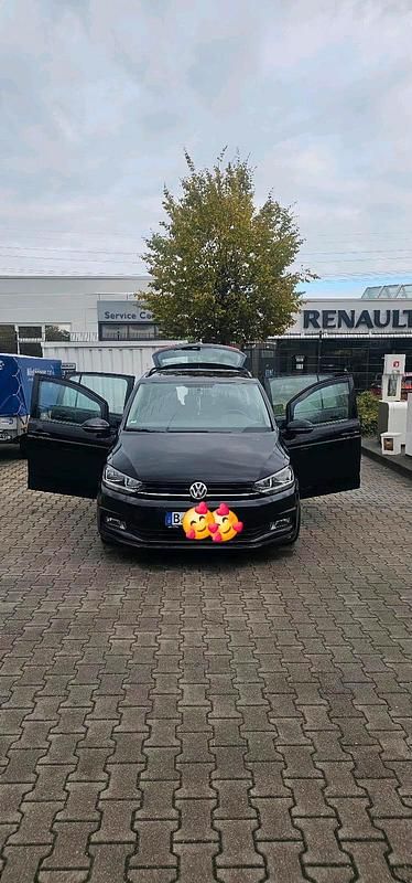 Schwarz Gebraucht 2016 VW Touran Van / Kleinbus | 14.500 € (Fairer Preis) - Bild 1/4