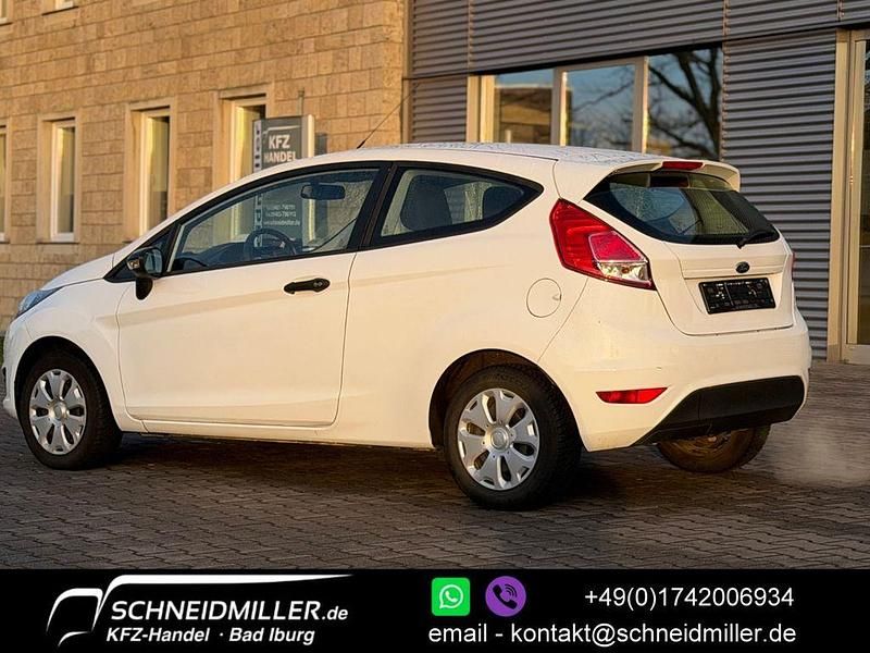 Gebraucht Ford Fiesta Ambiente 60 PS (44 kW) 2016 Weiß Kleinwagen