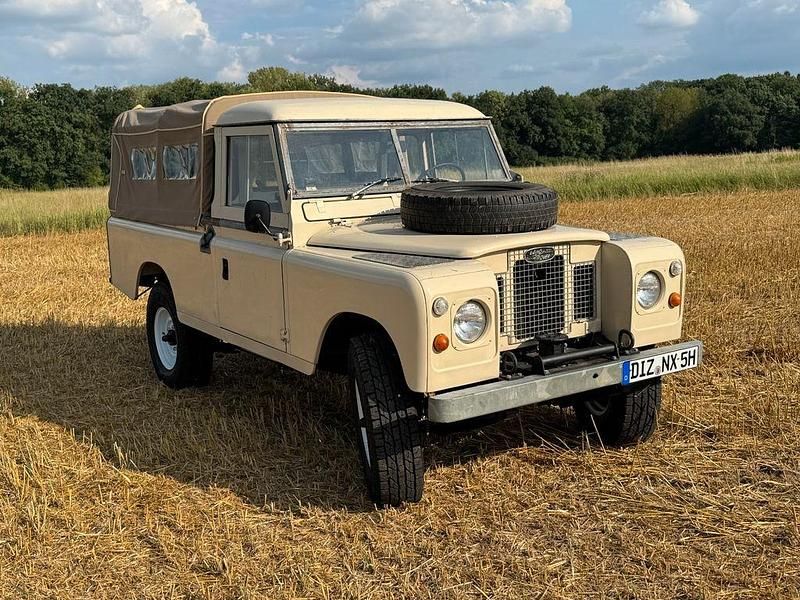 Beige Gebraucht 1970 Land Rover 2 | 23.500 € - Bild 1/4