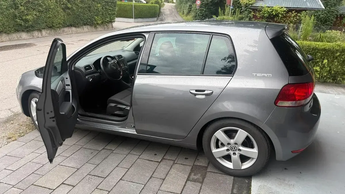 Gebraucht VW Golf VI 80 PS (58 kW) 2010 Grau Limousine