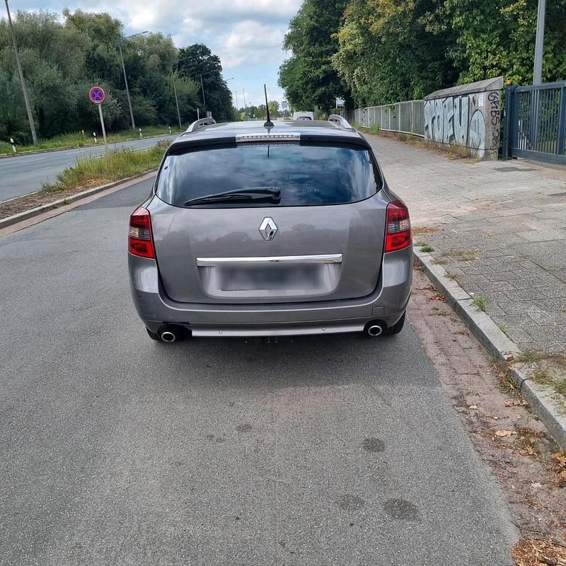 Gebraucht Renault Laguna III 140 PS (102 kW) 2010 Grau Kombi