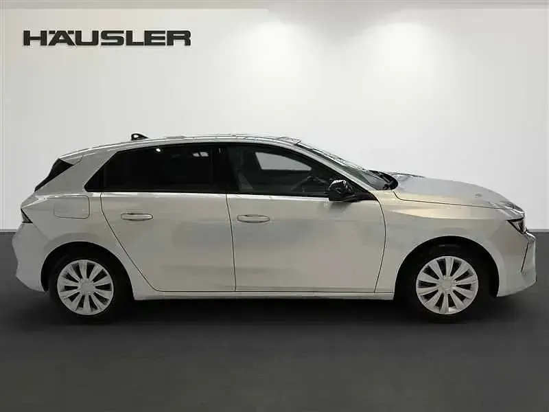 Gebraucht Opel Astra Elegance 131 PS (96 kW) 2023 Kristall silber Limousine