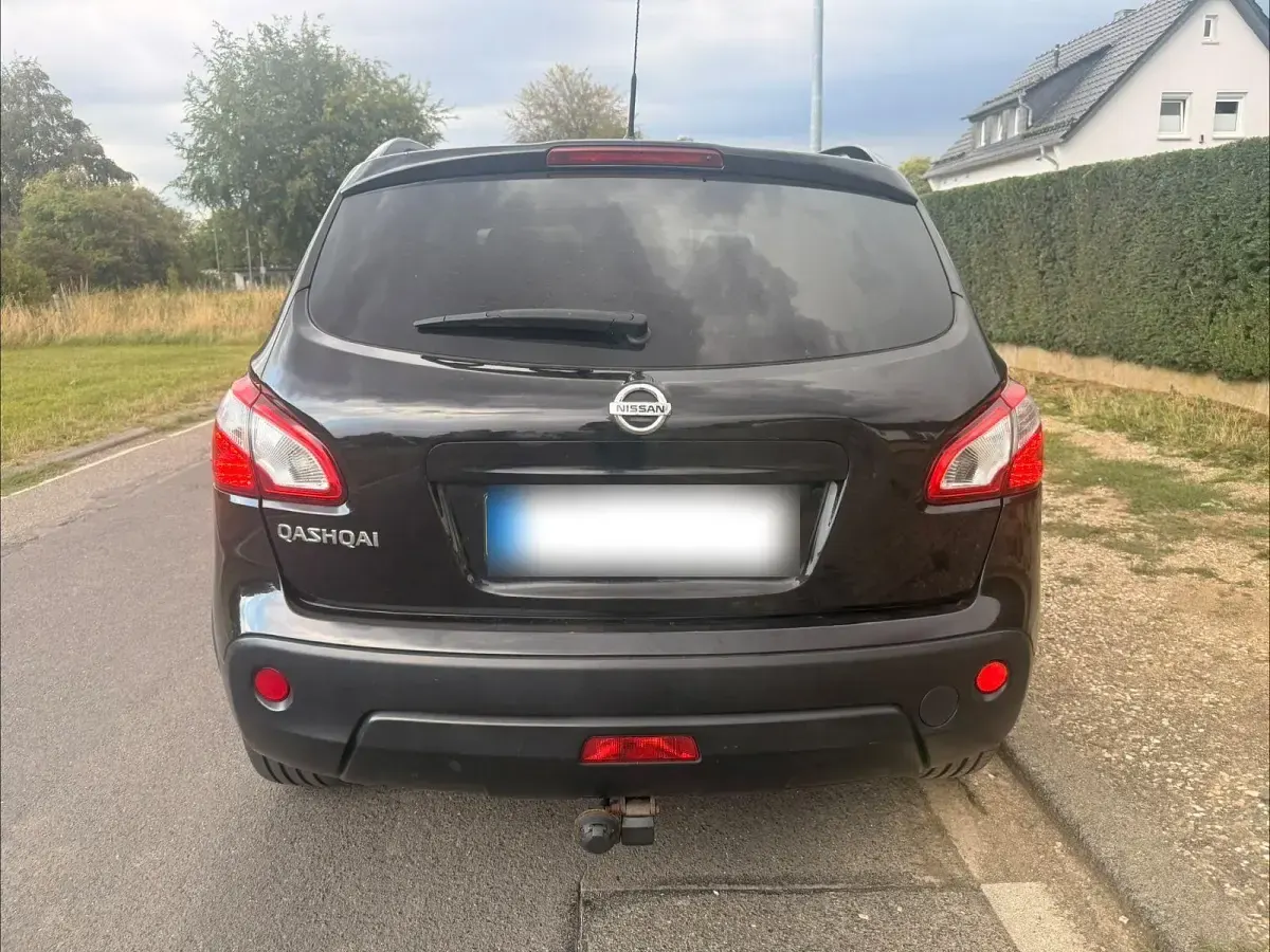 Gebraucht Nissan Qashqai 360º 117 PS (86 kW) 2014 Schwarz SUV