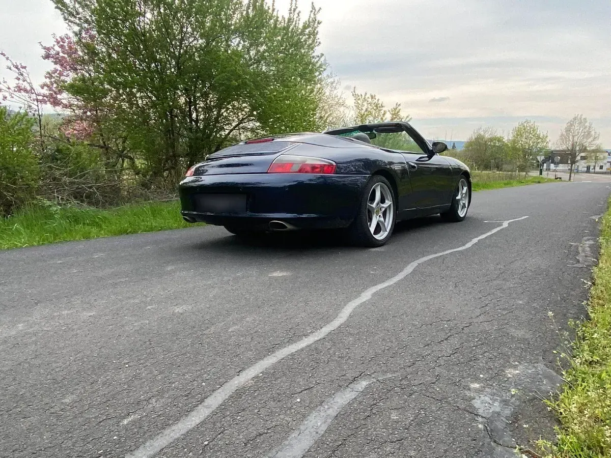 Używany Porsche 996 320 KM (235 kW) 2004 Niebieski Kabriolet