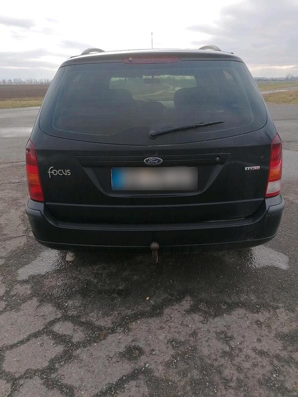 Second-hand Ford Focus 100 CP (73 kW) 2004 Negru Break