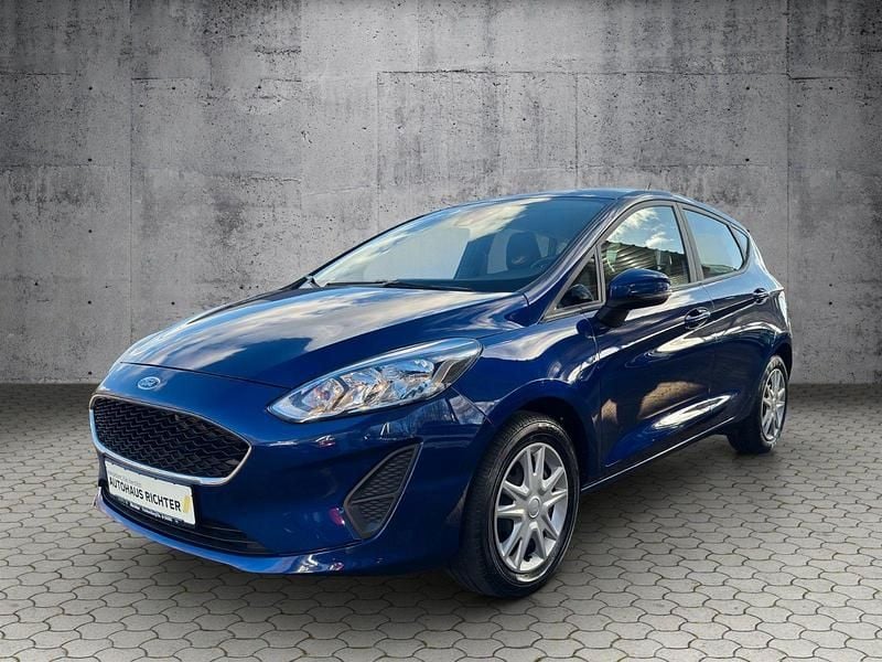 Blau Gebraucht 2018 Ford Fiesta Trend Kleinwagen | 10.590 € (Fairer Preis) - Bild 1/4