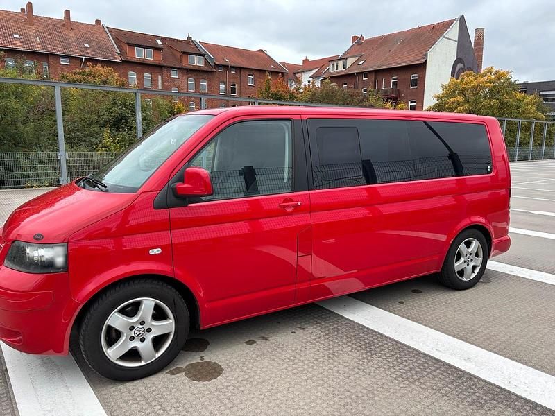 Gebraucht VW T5 130 PS (95 kW) 2006 Rot Van