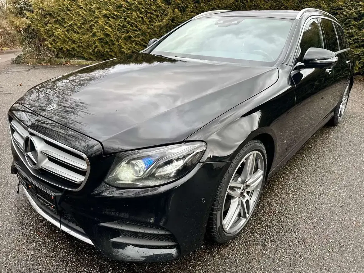 Gebraucht Mercedes E250 AMG line 211 PS (155 kW) 2017 Schwarz Limousine