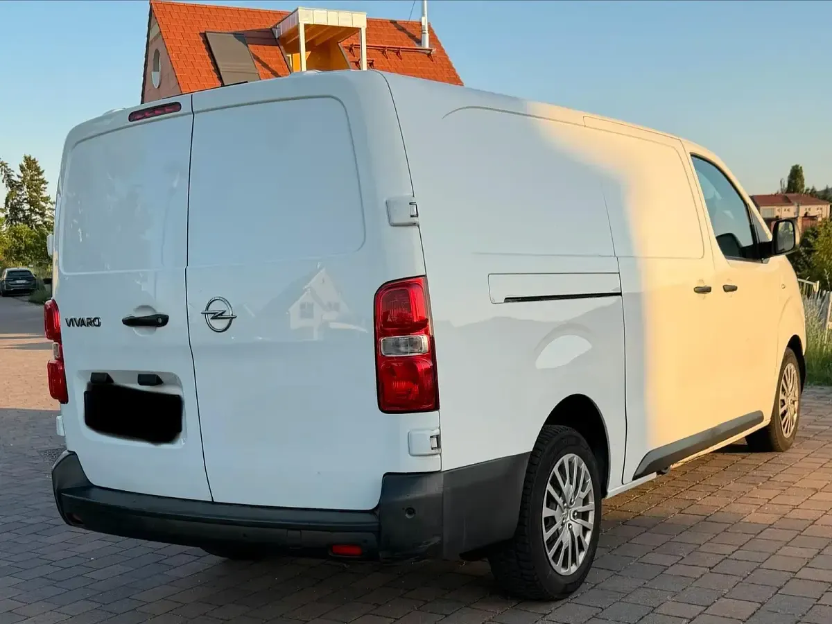 Gebraucht Opel Vivaro 122 PS (89 kW) 2021 Weiß Van / Kleinbus