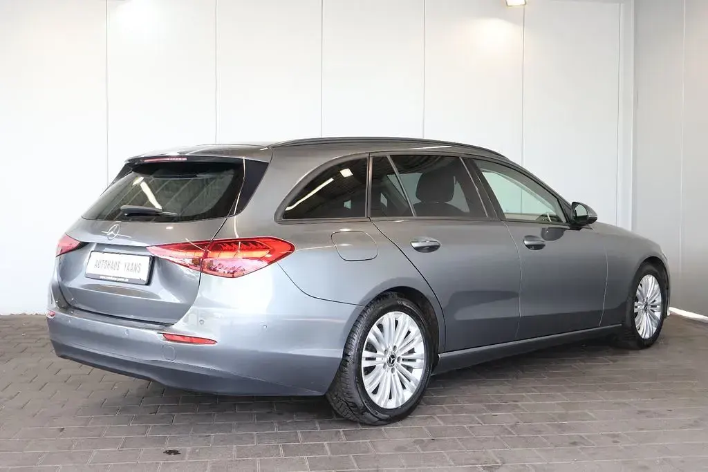 Gebraucht Mercedes C200 163 PS (119 kW) 2022 Grau Limousine