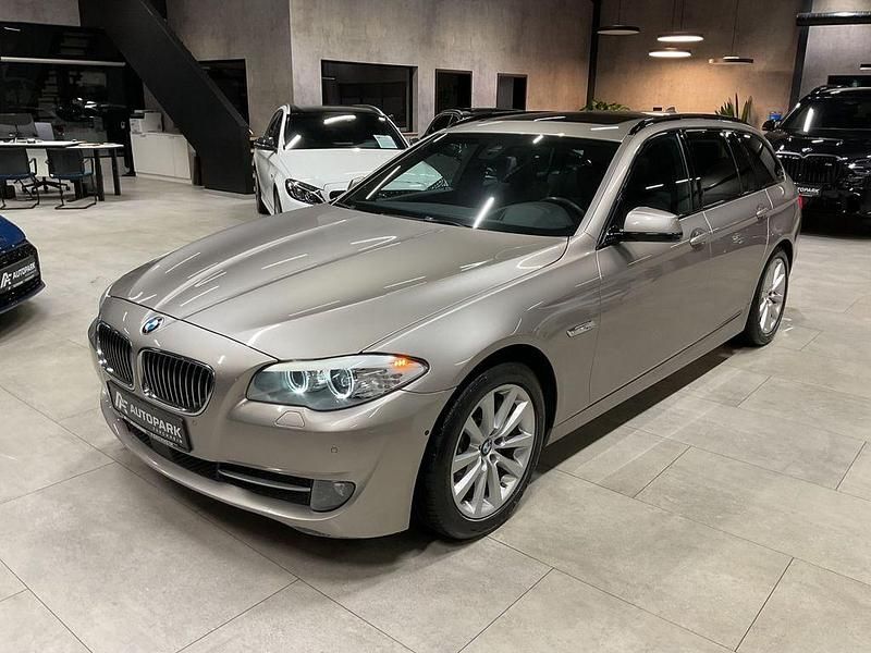 Silber Gebraucht 2012 BMW 525 Shadowline Kombi | 9.980 € (Fairer Preis) - Bild 1/4