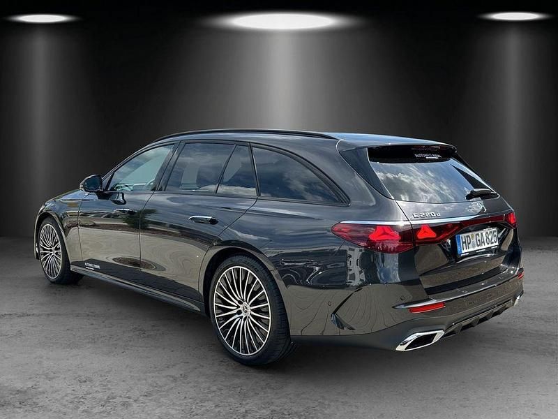 Gebraucht Mercedes E220 AMG 197 PS (144 kW) 2024 Lack graphitgrau Kombi