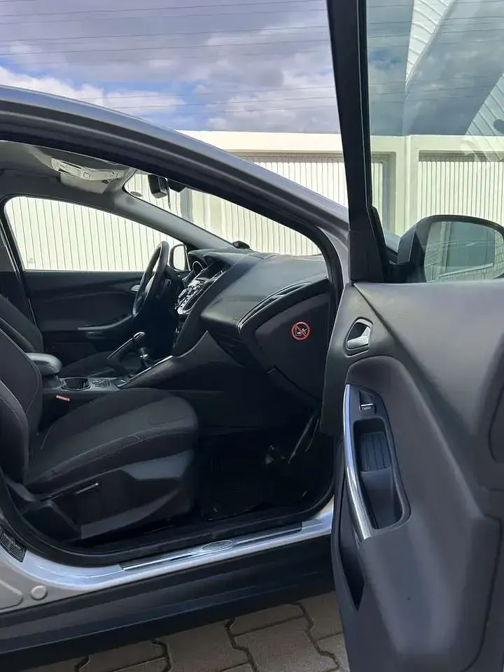 Gebraucht Ford Focus Trend 125 PS (91 kW) 2012 Limousine