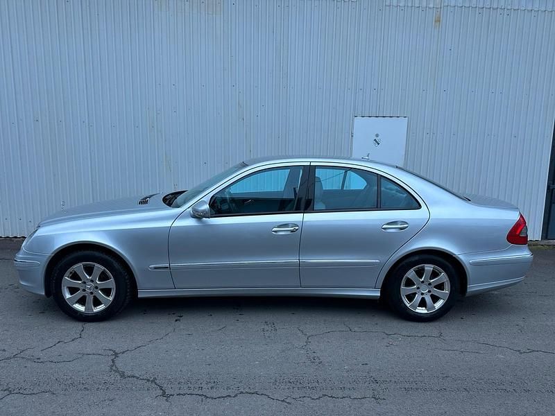 Gebraucht Mercedes E280 190 PS (139 kW) 2006 Silber Limousine