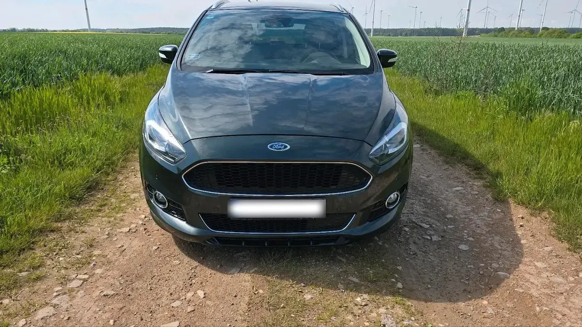 Gebraucht Ford S-MAX Titanium 241 PS (177 kW) 2017 Grün Van / Kleinbus