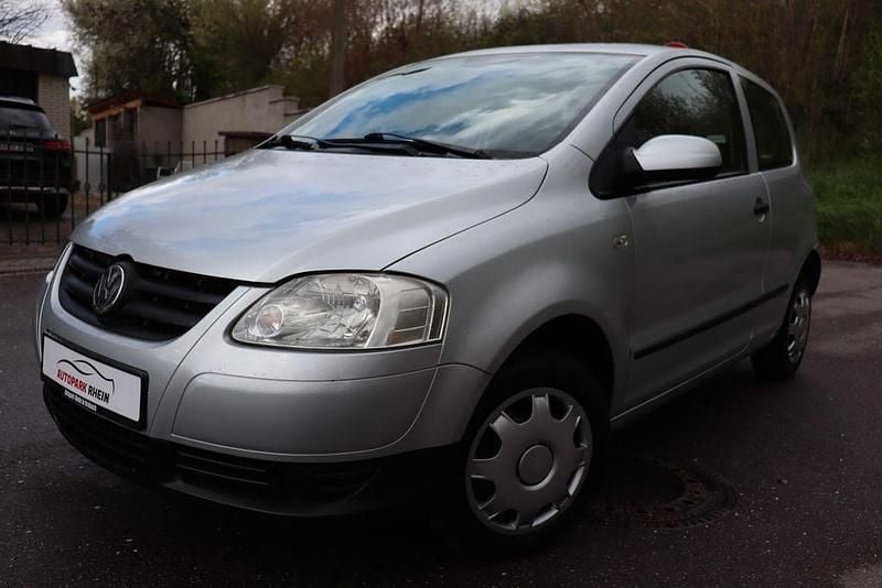 Second-hand VW Fox Basis 54 CP (39 kW) 2006 Argintiu Hatchback