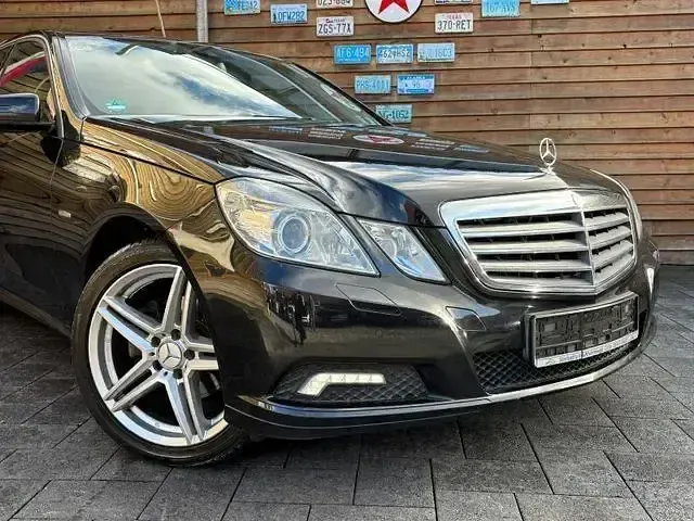 Usata Mercedes E220 170 CV (125 kW) 2010 Nero Berlina