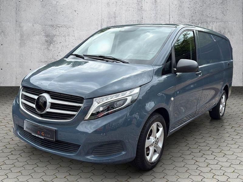Grau Gebraucht 2021 Mercedes Vito Van / Kleinbus | 19.900 € (Guter Preis) - Bild 1/4
