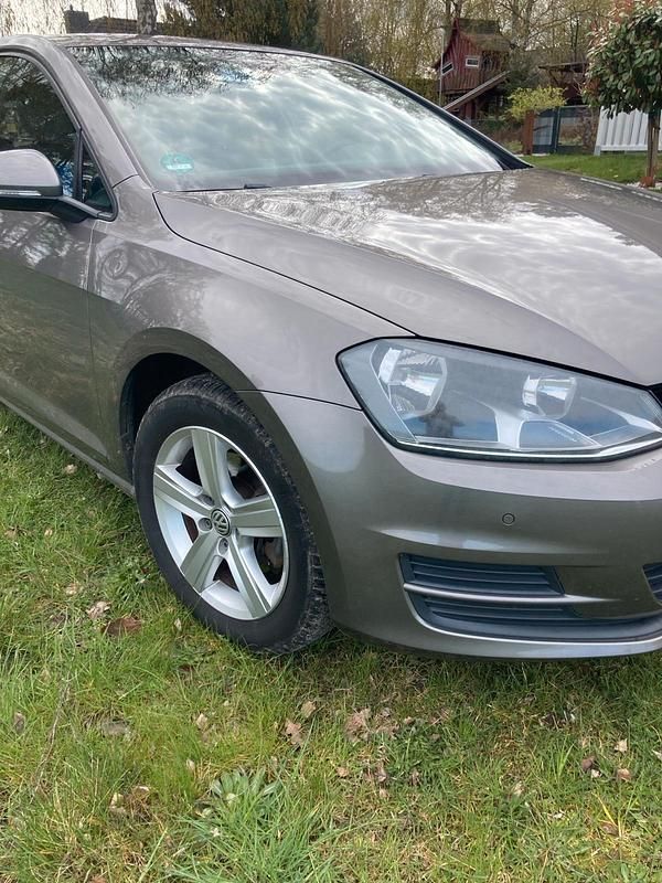 Gebraucht VW Golf VII 86 PS (63 kW) 2013 Silber Limousine