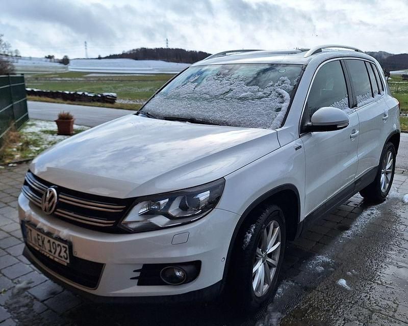 Gebraucht VW Tiguan LOUNGE 150 PS (110 kW) 2015 Weiß SUV