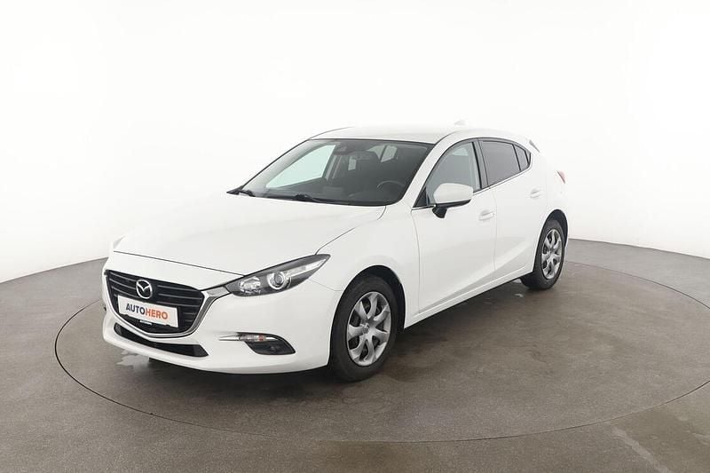 Weiß Gebraucht 2018 Mazda 3 Center-Line Limousine | 13.760 € (Fairer Preis) - Bild 1/3