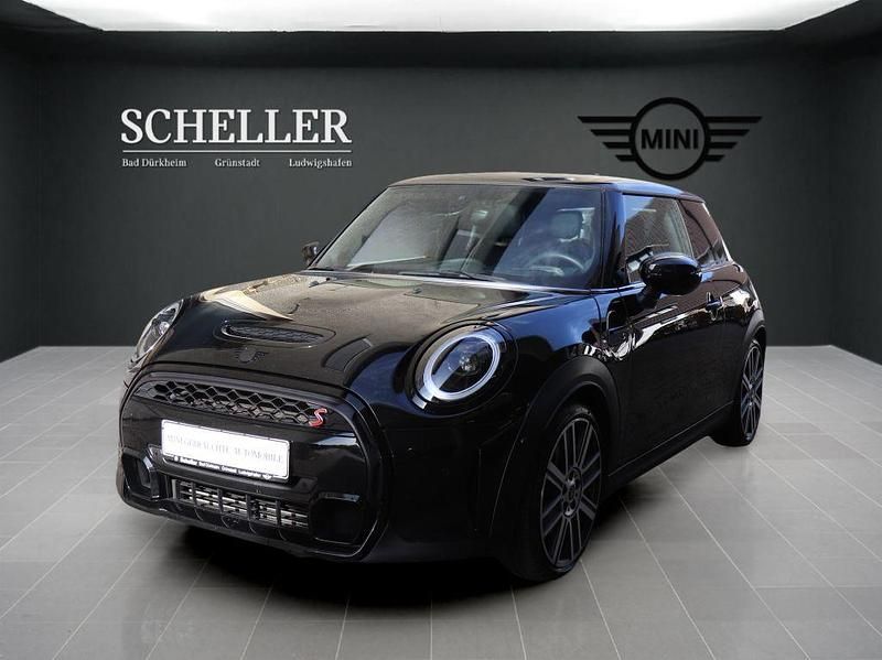Gebraucht Mini Cooper S 178 PS (130 kW) 2023 Midnight black metallic Kleinwagen