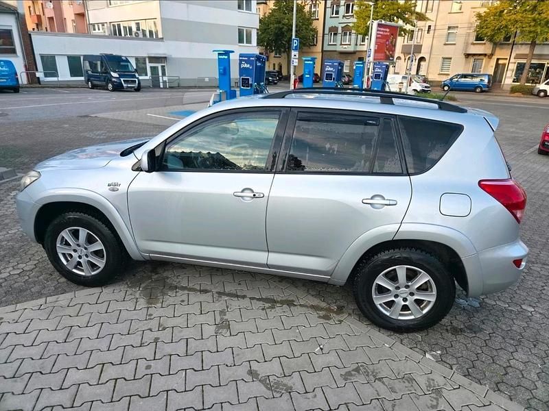 Silber Gebraucht 2006 Toyota RAV4 Executive SUV | 3.000 € (Guter Preis) - Bild 1/4