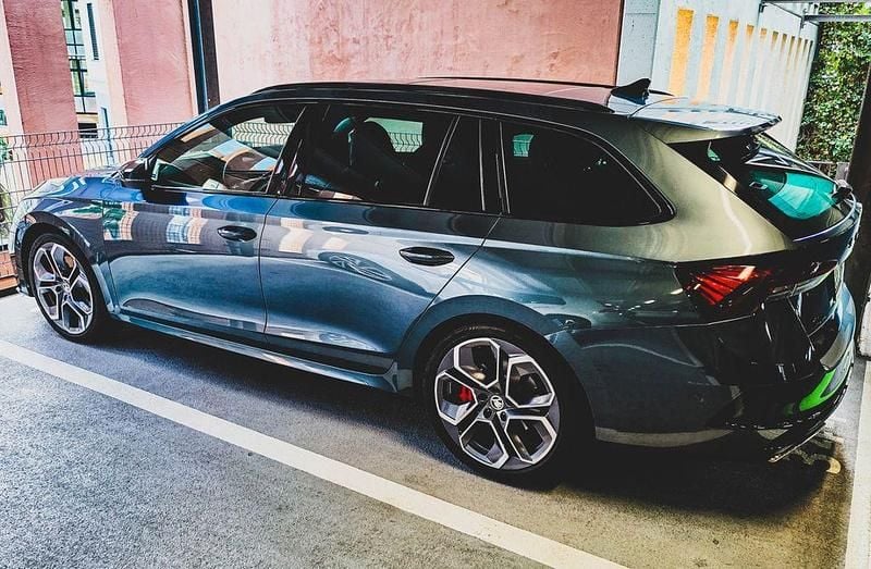 Silber Gebraucht 2021 Skoda Octavia RS Kombi | 28.499 € (Guter Preis) - Bild 1/4