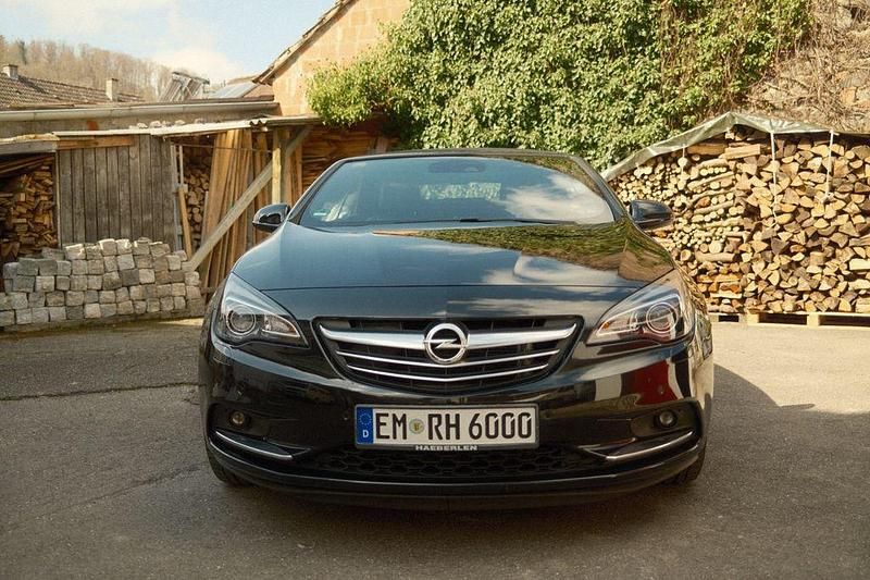 Gebraucht Opel Cascada Innovation 140 PS (102 kW) 2016 Schwarz Cabrio