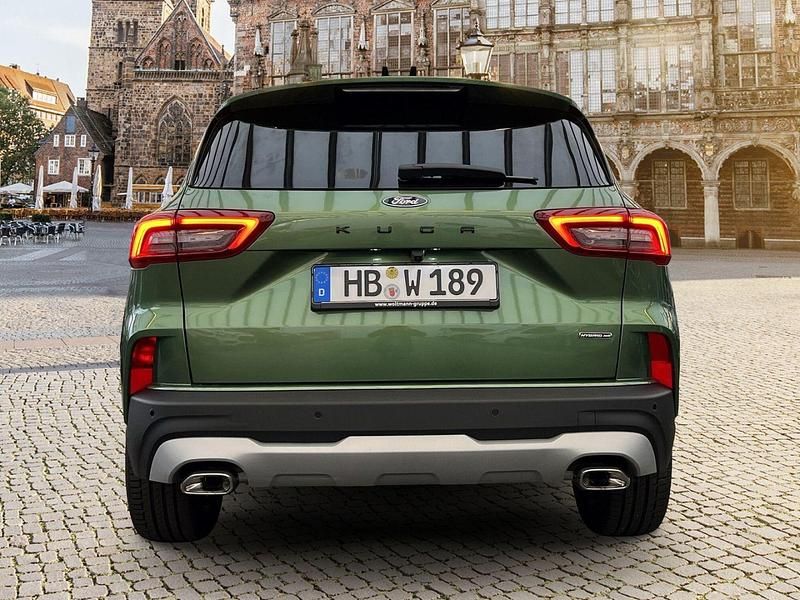 Gebraucht Ford Kuga Active X 182 PS (133 kW) 2024 Bursting green metallic (gruen) SUV