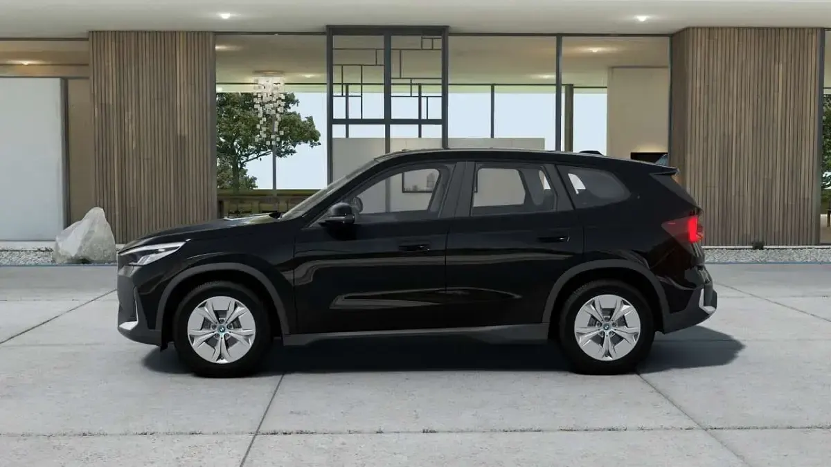 Neu BMW iX1 230 kW (313 PS) 2025 Schwarz uni SUV