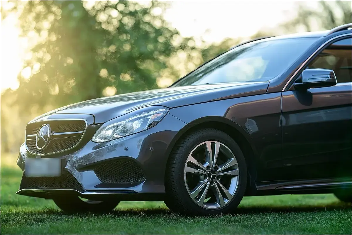 Gebraucht Mercedes E300 Avantgarde 231 PS (169 kW) 2014 Grau Kombi