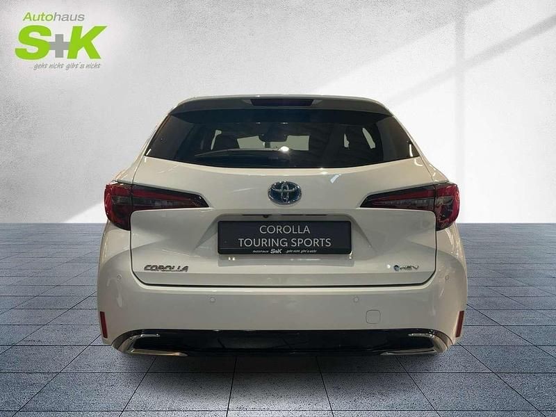 Neu Toyota Corolla 141 PS (103 kW) 2026 Weiß Kombi