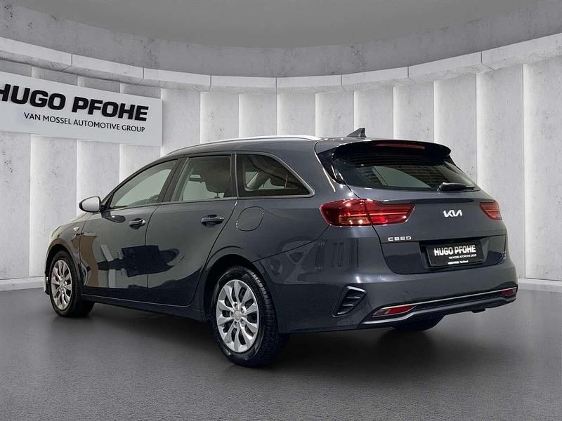 Gebraucht Kia Ceed 101 PS (74 kW) 2023 Grau Kleinwagen