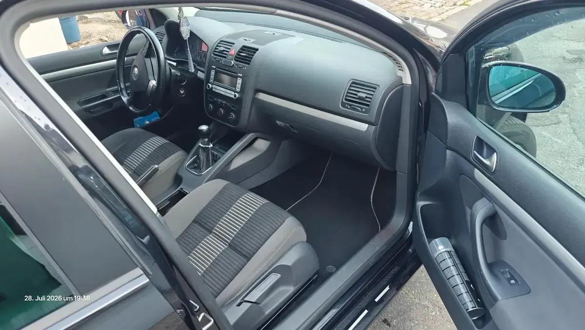 Gebraucht VW Golf V 105 PS (77 kW) 2008 Schwarz Kleinwagen