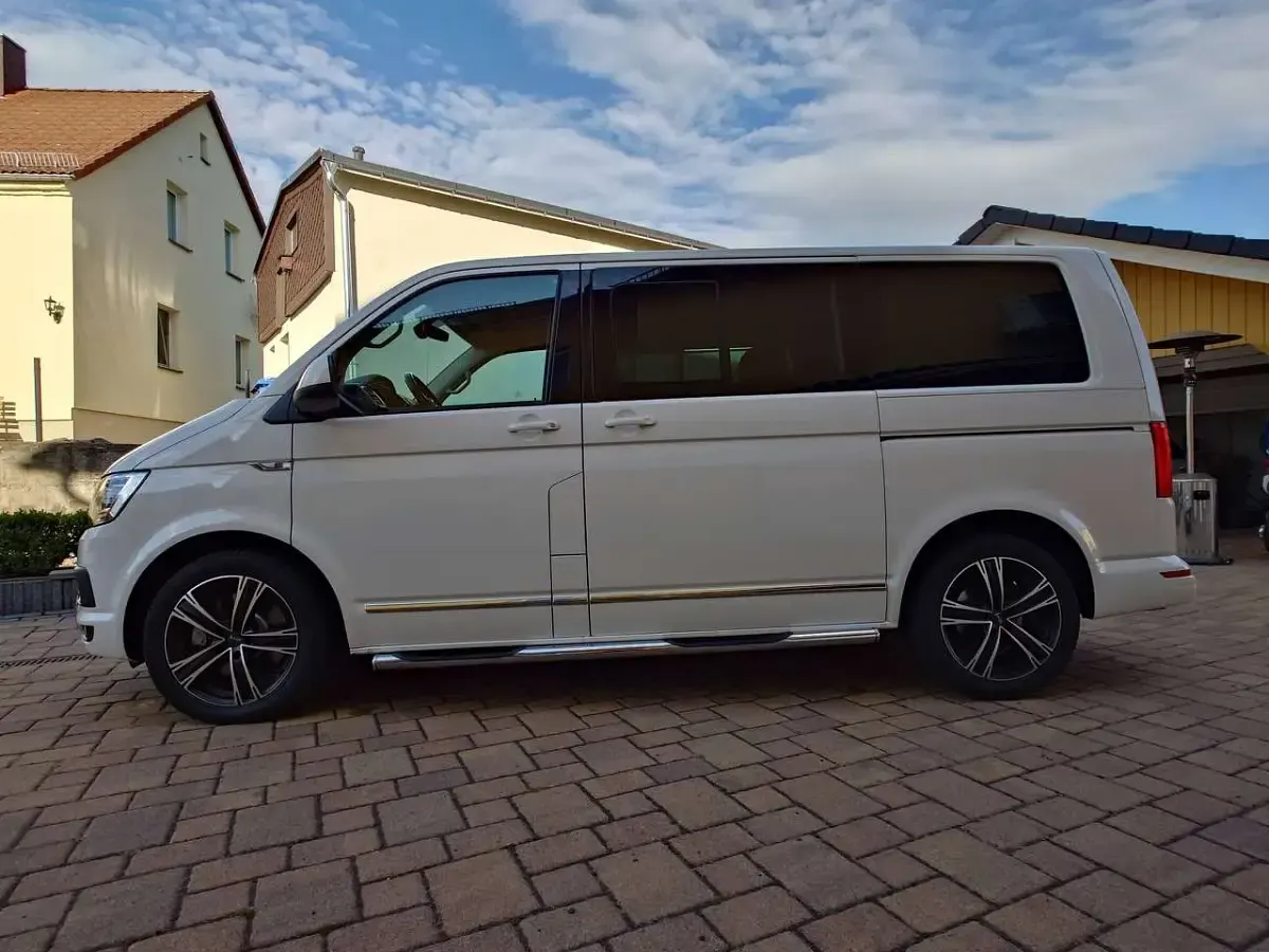 Gebraucht VW Multivan Highline 204 PS (150 kW) 2016 Weiß Van / Kleinbus