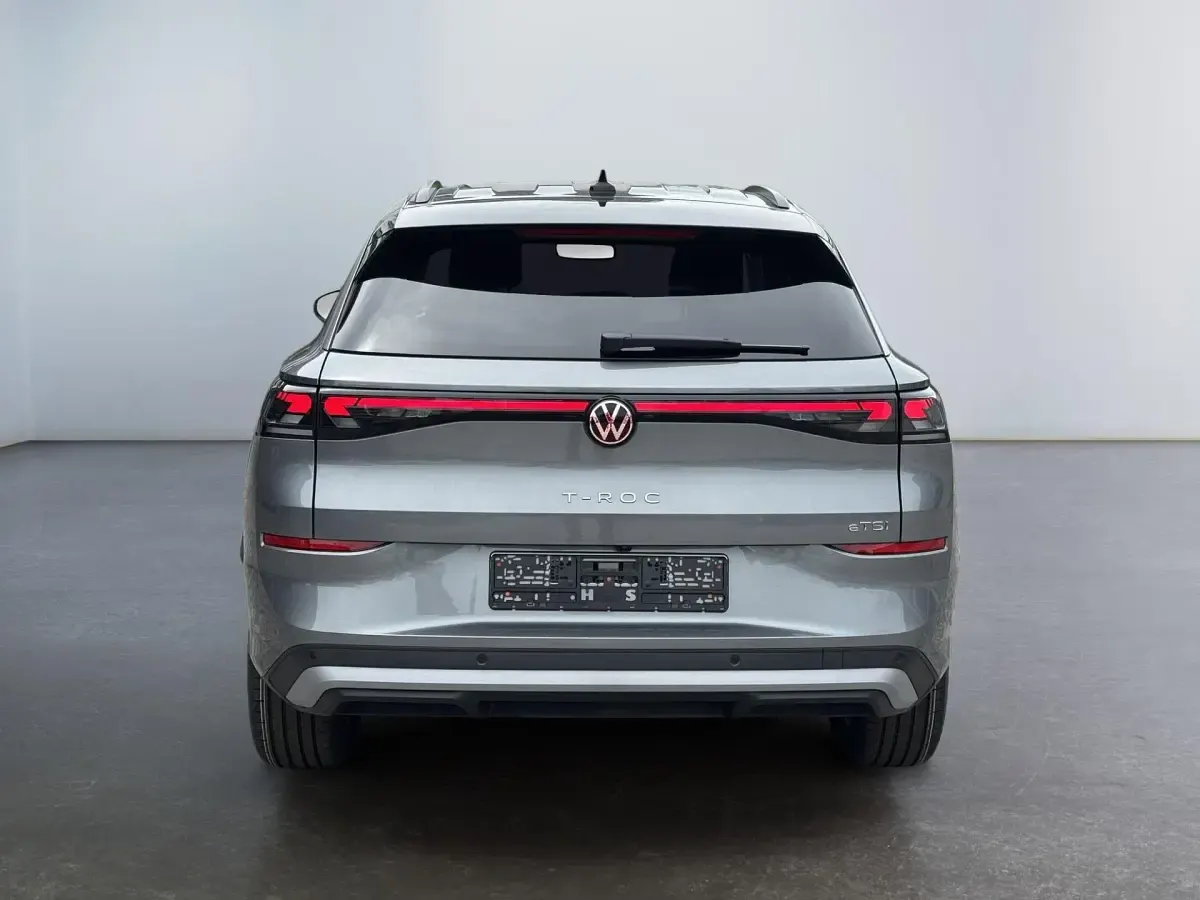 Neu VW T-Roc Pro 150 PS (110 kW) 2026 Wolf grey metallic SUV