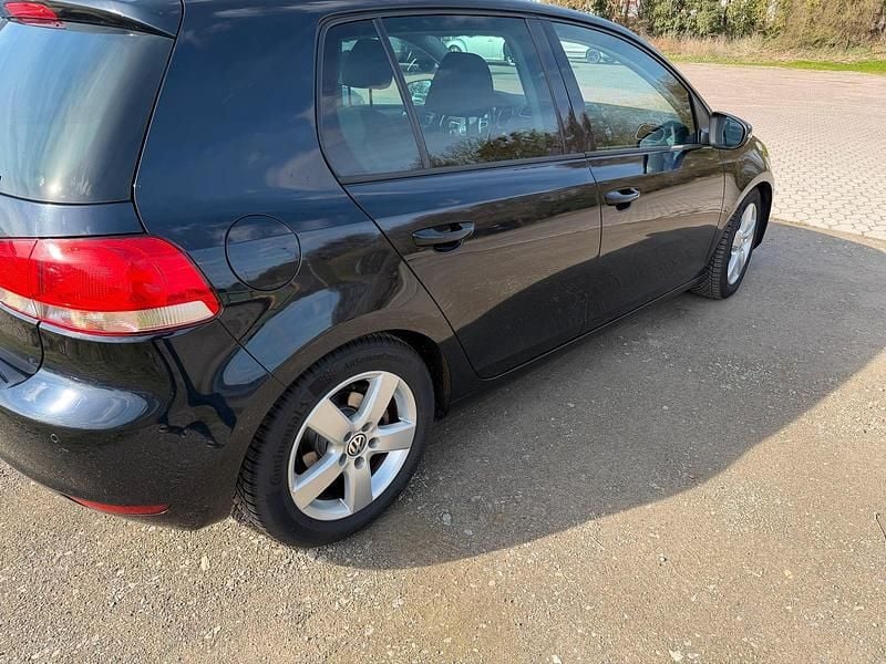 Gebraucht VW Golf VI 140 PS (102 kW) 2011 Blau Kleinwagen