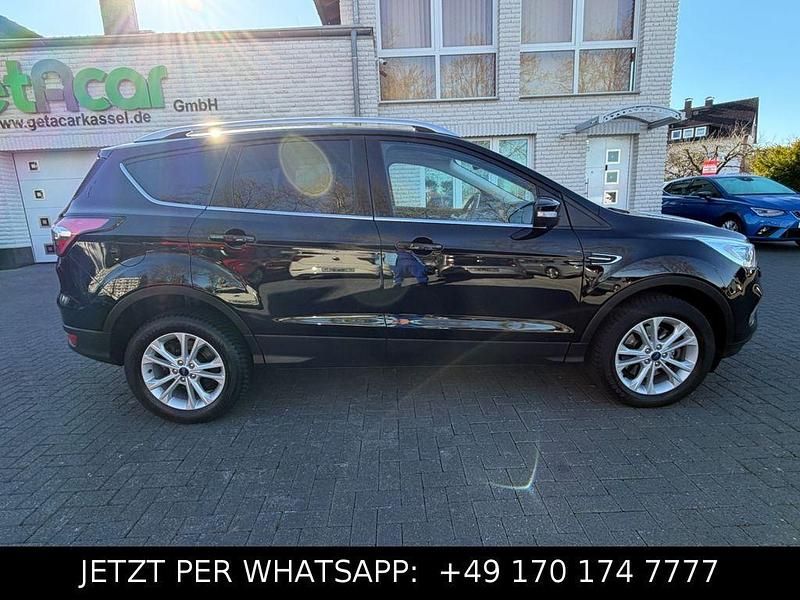 Gebraucht Ford Kuga Ambiente 175 PS (128 kW) 2019 Schwarz SUV