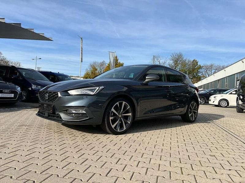 Magnetic tech grau metallic Gebraucht 2021 Seat Leon FR Limousine | 21.990 € (Fairer Preis) - Bild 1/4