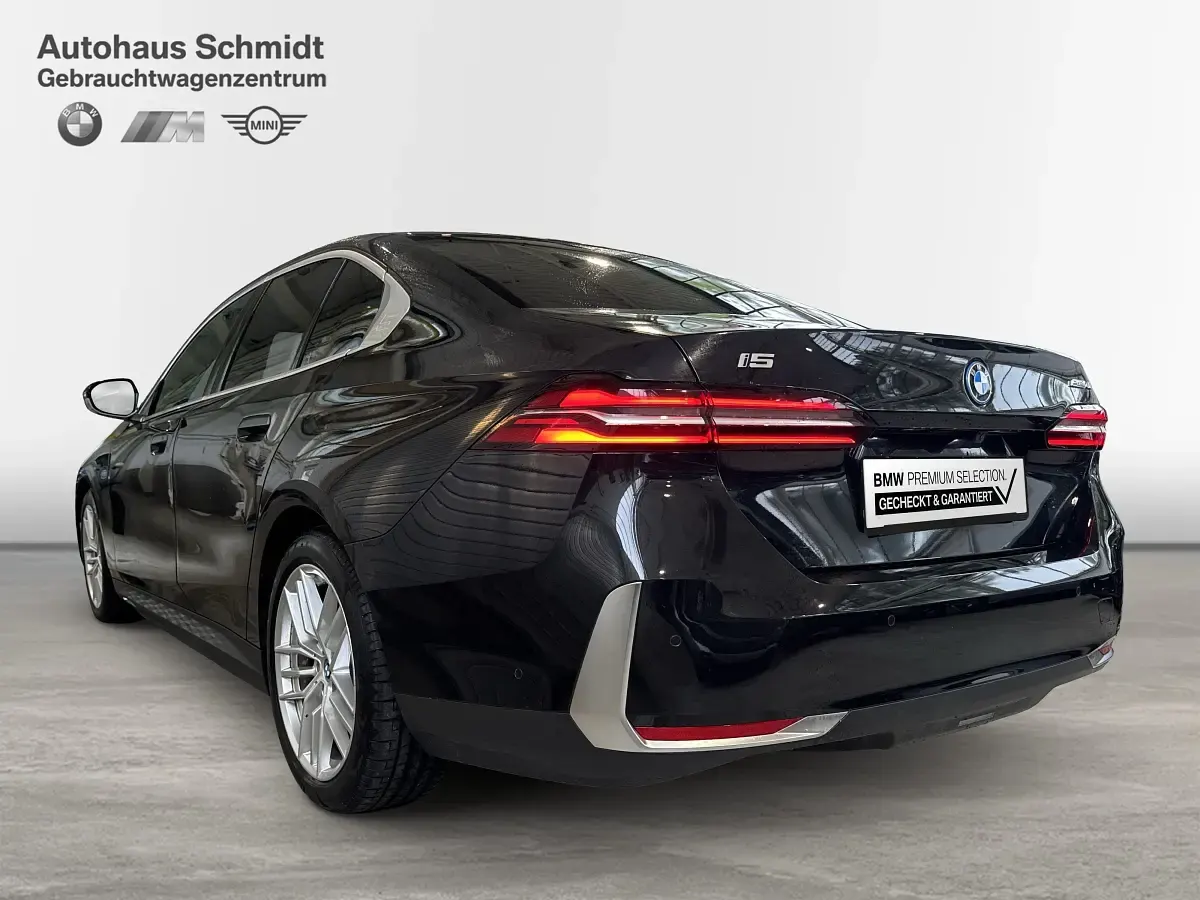 Gebraucht BMW i5 250 kW (340 PS) 2024 Saphirschwarz Limousine