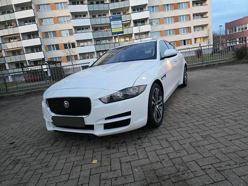 Gebraucht Jaguar XE 340 PS (250 kW) 2016 Weiß Limousine