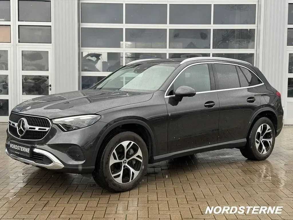 Gebraucht Mercedes GLC300e Avantgarde 313 PS (230 kW) 2023 Grau SUV