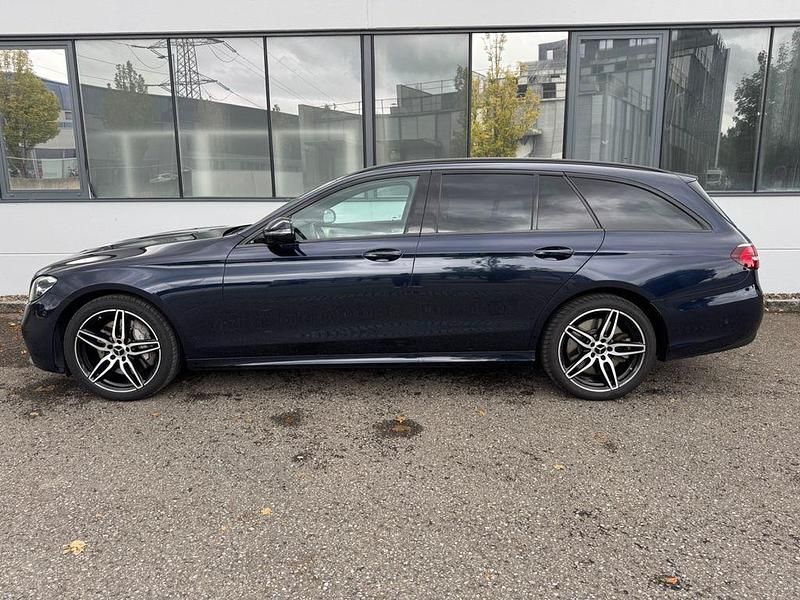 Gebraucht Mercedes E300 AMG 306 PS (225 kW) 2021 Blau Limousine