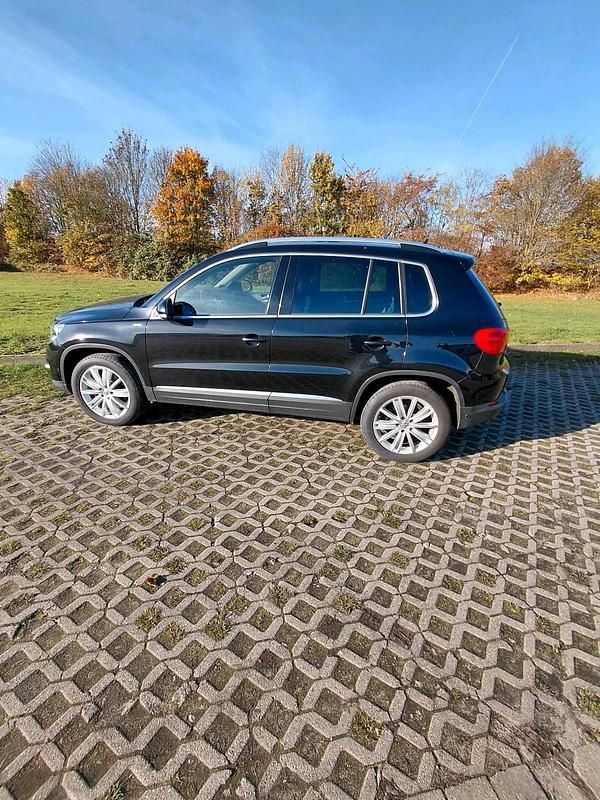 Schwarz Gebraucht 2014 VW Tiguan SUV | 10.555 € (Fairer Preis) - Bild 1/4