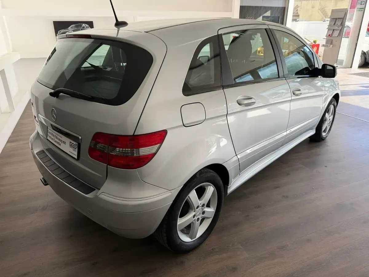 Gebraucht Mercedes B200 Edition 136 PS (100 kW) 2008 Silber Van / Kleinbus