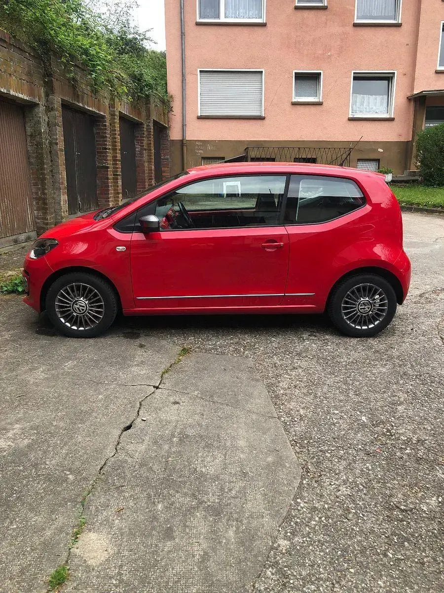 Second-hand VW up! Cup 60 CP (44 kW) 2013 Roșu Hatchback