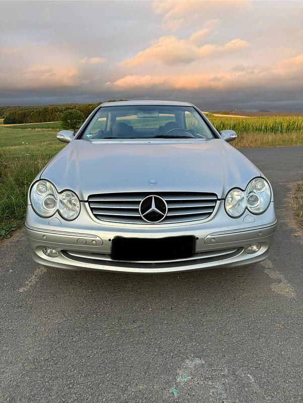 Silber Gebraucht 2002 Mercedes CLK240 Coupé | 2.999 € (Etwas zu teuer) - Bild 1/4